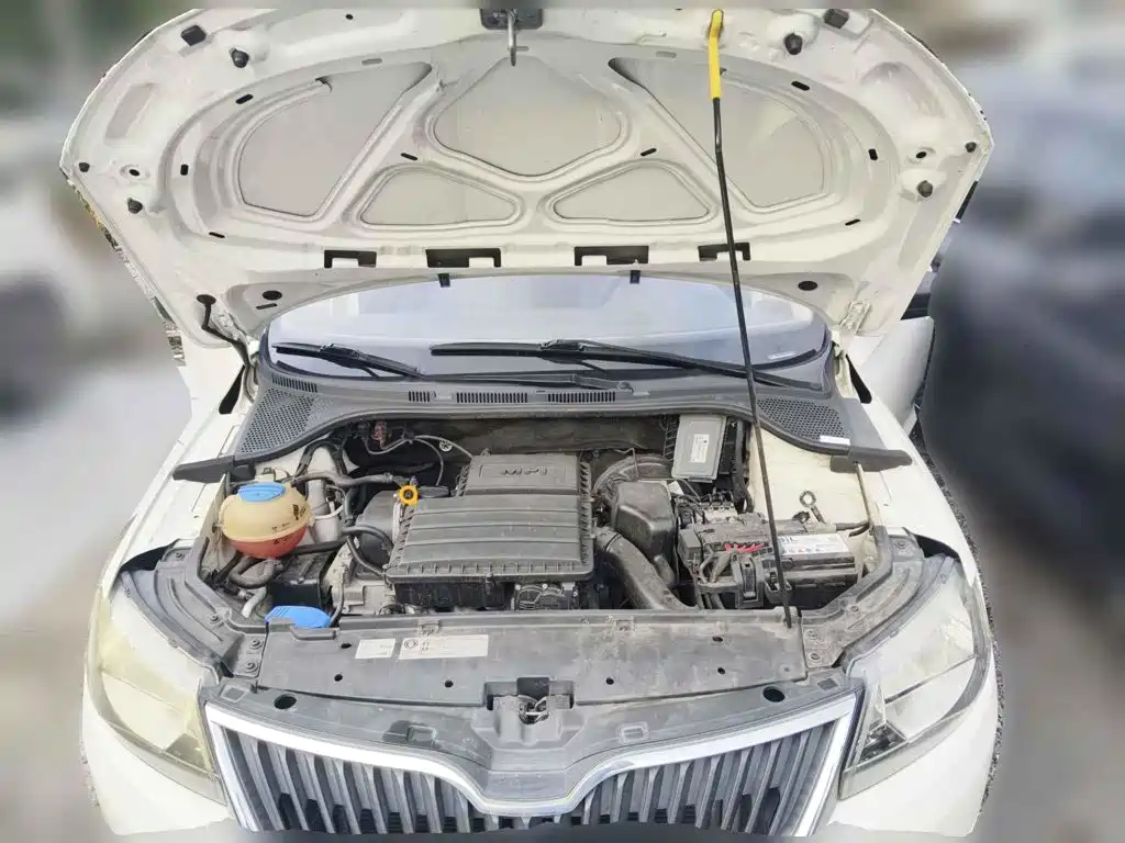 Фото 3 - Škoda Rapid