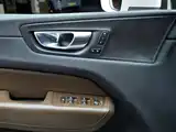 Фото 9 - Volvo XC60