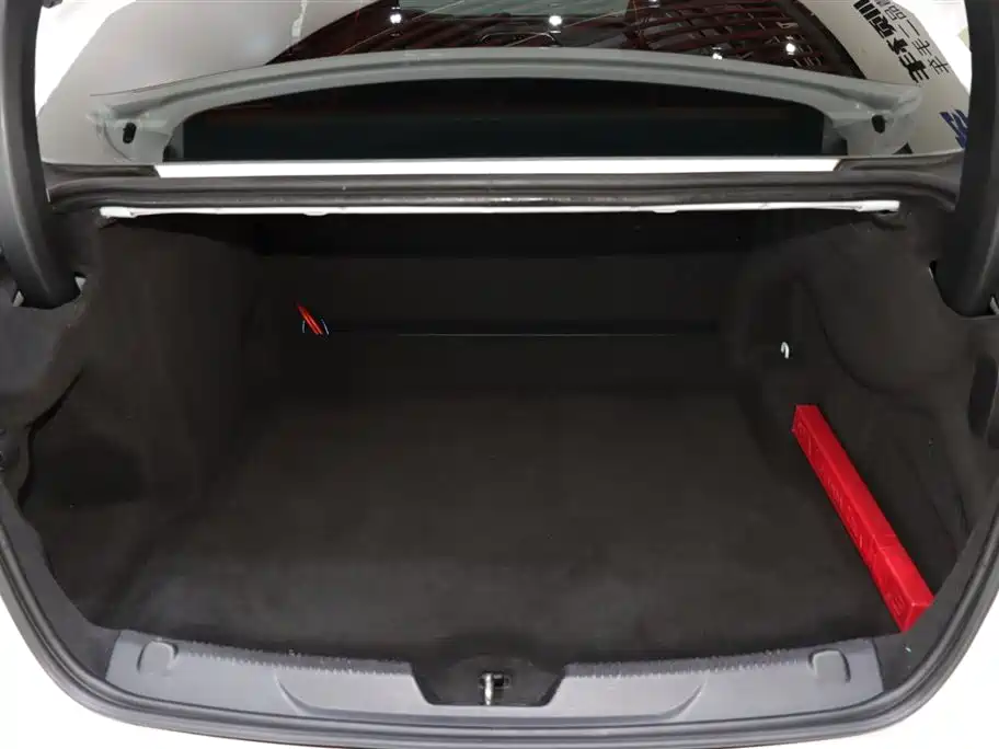 Jaguar XEL, миниатюра 17