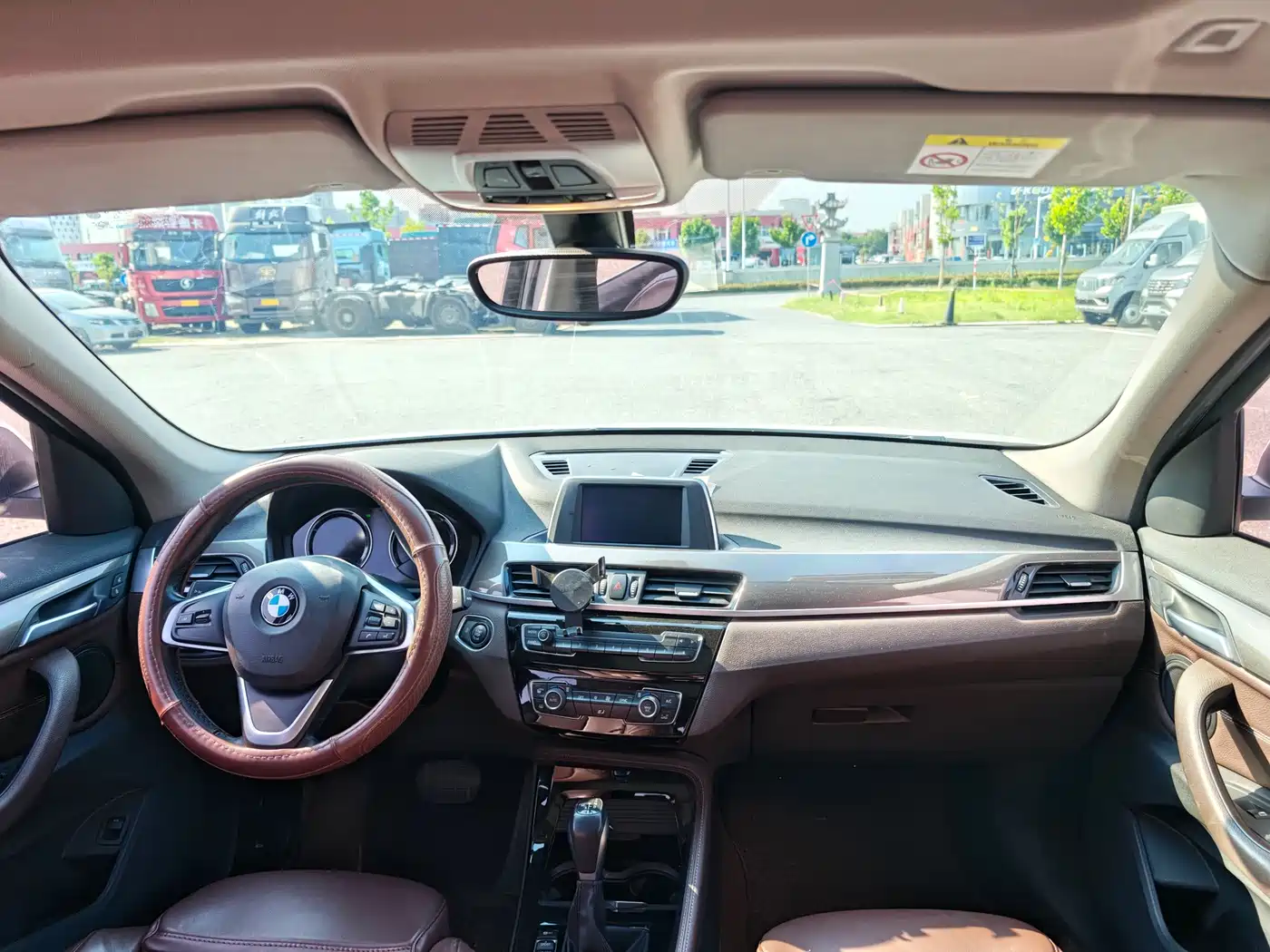 BMW X1 2019 sDrive18Li Premium Model фото 9