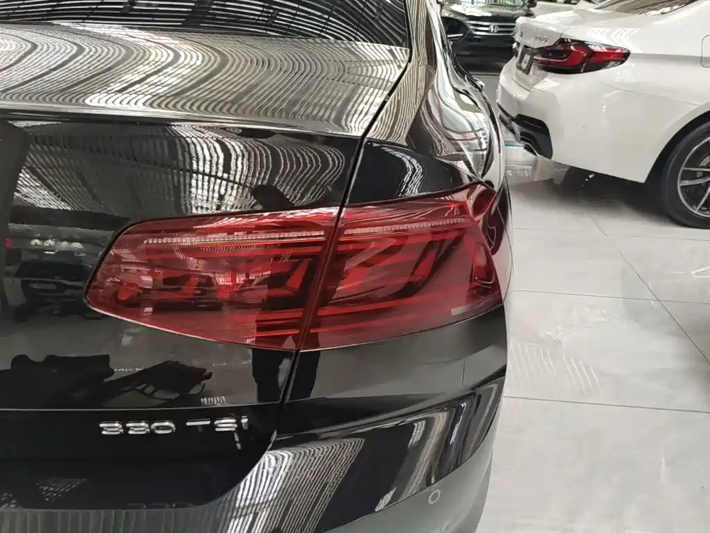 Volkswagen Magotan 2023 Model 2 Million Commemorative Edition 330TSI DSG Luxury фото 8