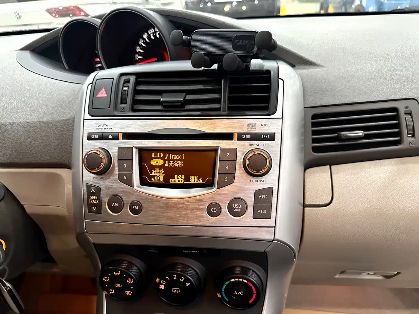 Toyota E'Z 2015 180E CVT Crossover Edition фото 11