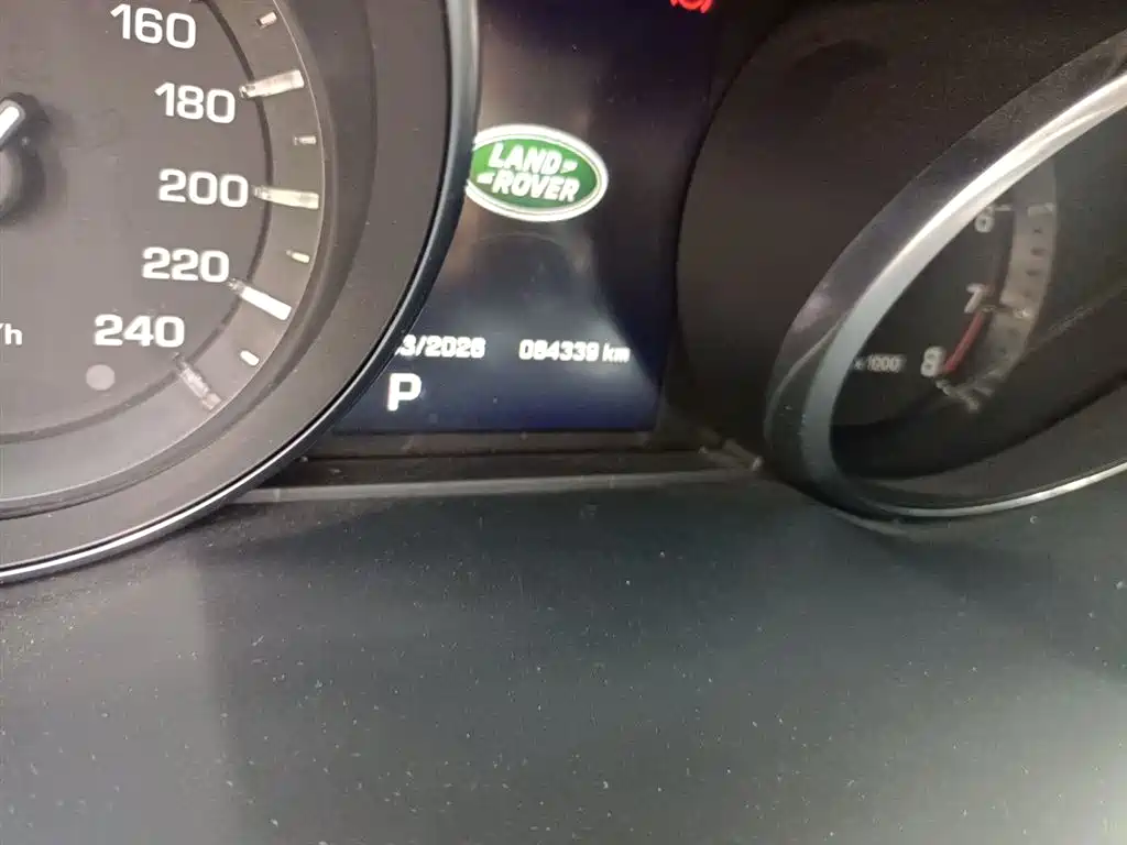 Land Rover Discovery Sport (Import) 2015 2.0T HSE Luxury фото 5