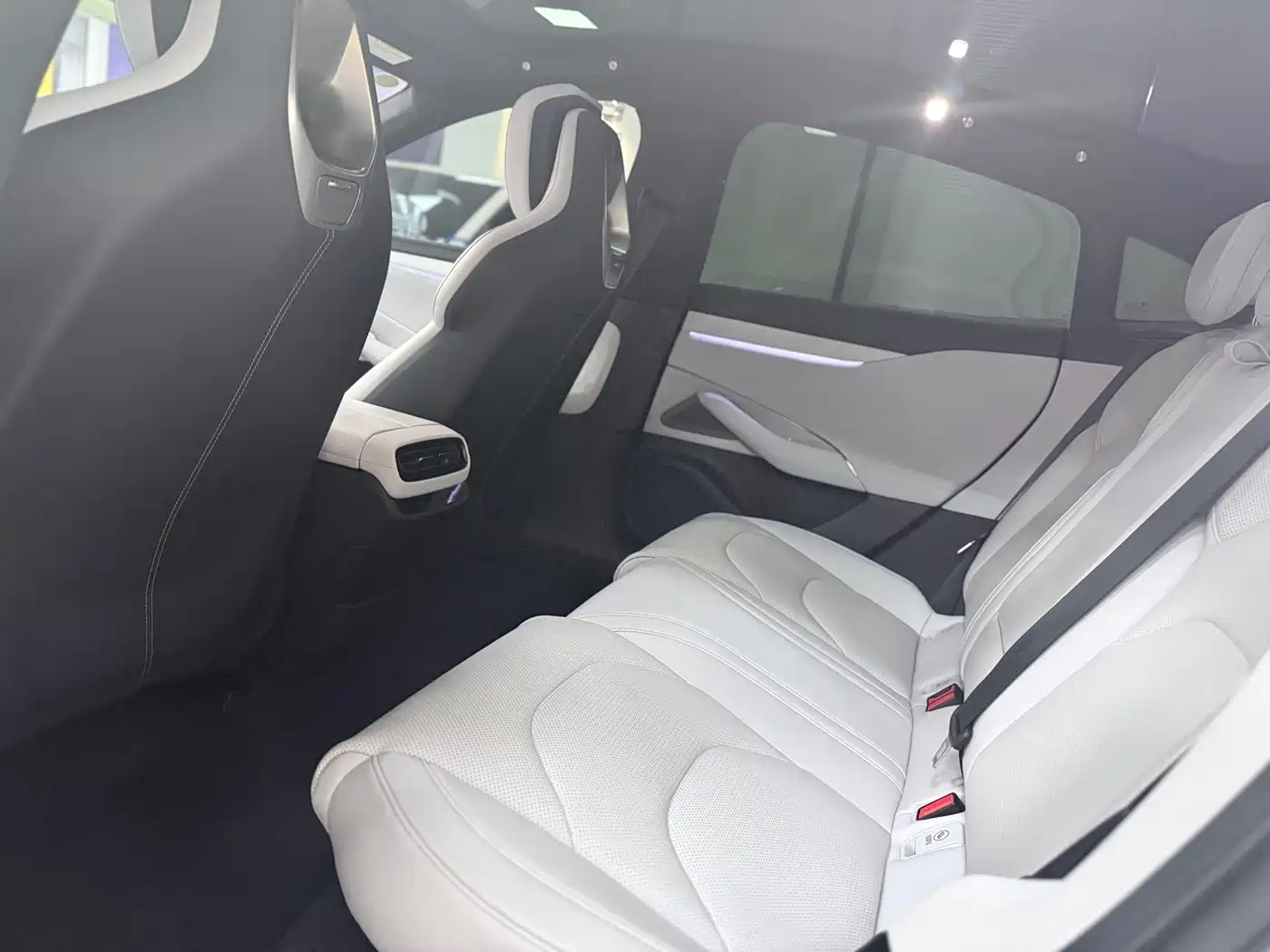 Xiaomi Auto Xiaomi SU7 2024 AWD Extended Range Advanced Smart Driving Max Edition фото 8