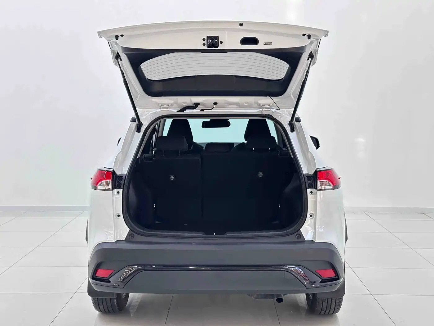 Toyota Frontlander 2023 2.0L CVT Leading Edition фото 7