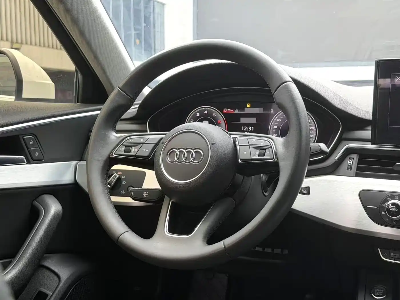 Фото 5 - Audi A4L