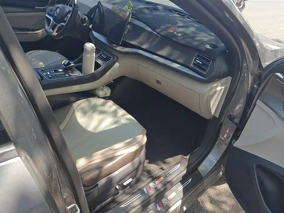 BYD Qin PLUS 2023 Champion Edition DM-i 120KM Excellence фото 8