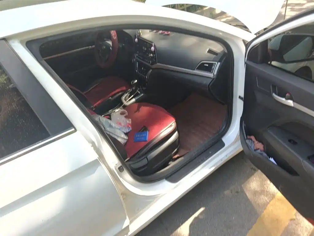 Hyundai Elantra 2016 Model 1.6L Automatic Smart Elite фото 7
