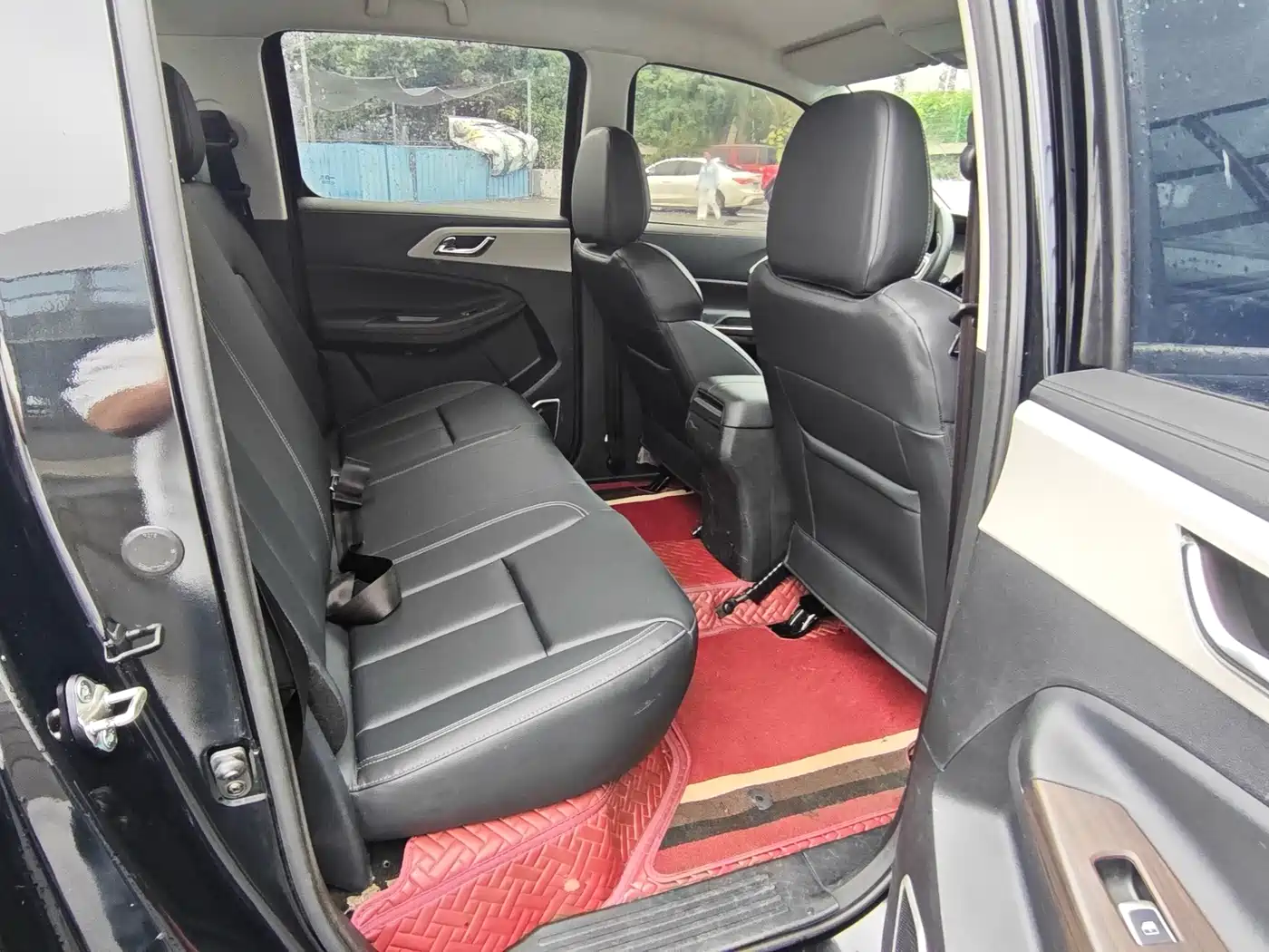 Jiangling Yuhu 7 2025 2023 Model 2.0T Manual Diesel 4WD Comfort Long Wheelbase Flatbed Cargo Box