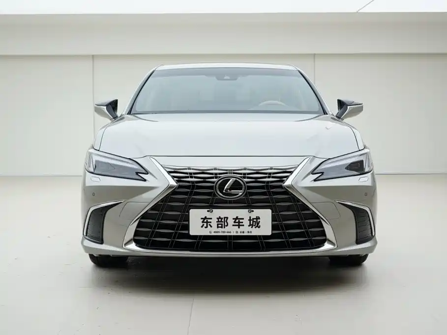 Lexus ES 2026 2025 200 Ultimate Edition