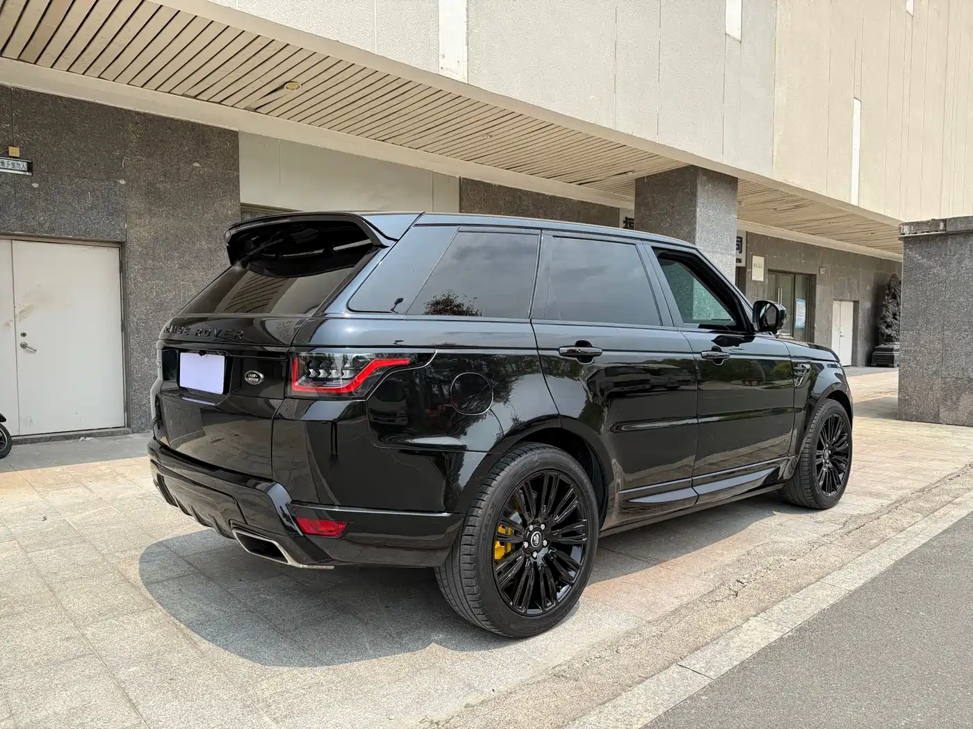 Land Rover Range Rover Sport 2016 Model 3.0 SC V6 HSE DYNAMIC фото 8