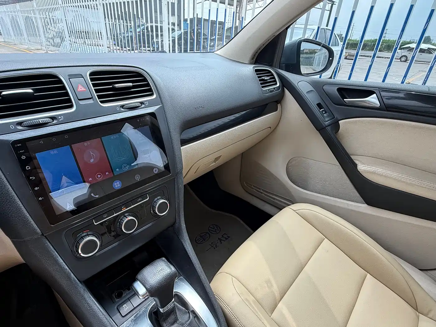 Volkswagen Golf 2011 2011 Model 1.6 Automatic Comfort