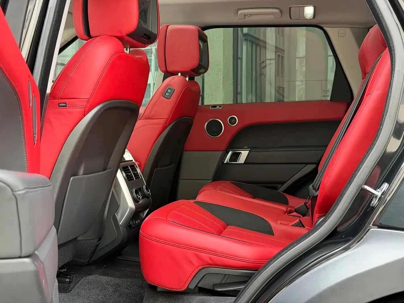 Land Rover Range Rover Sport 2022 3.0 L6 Gloss Black Edition фото 6