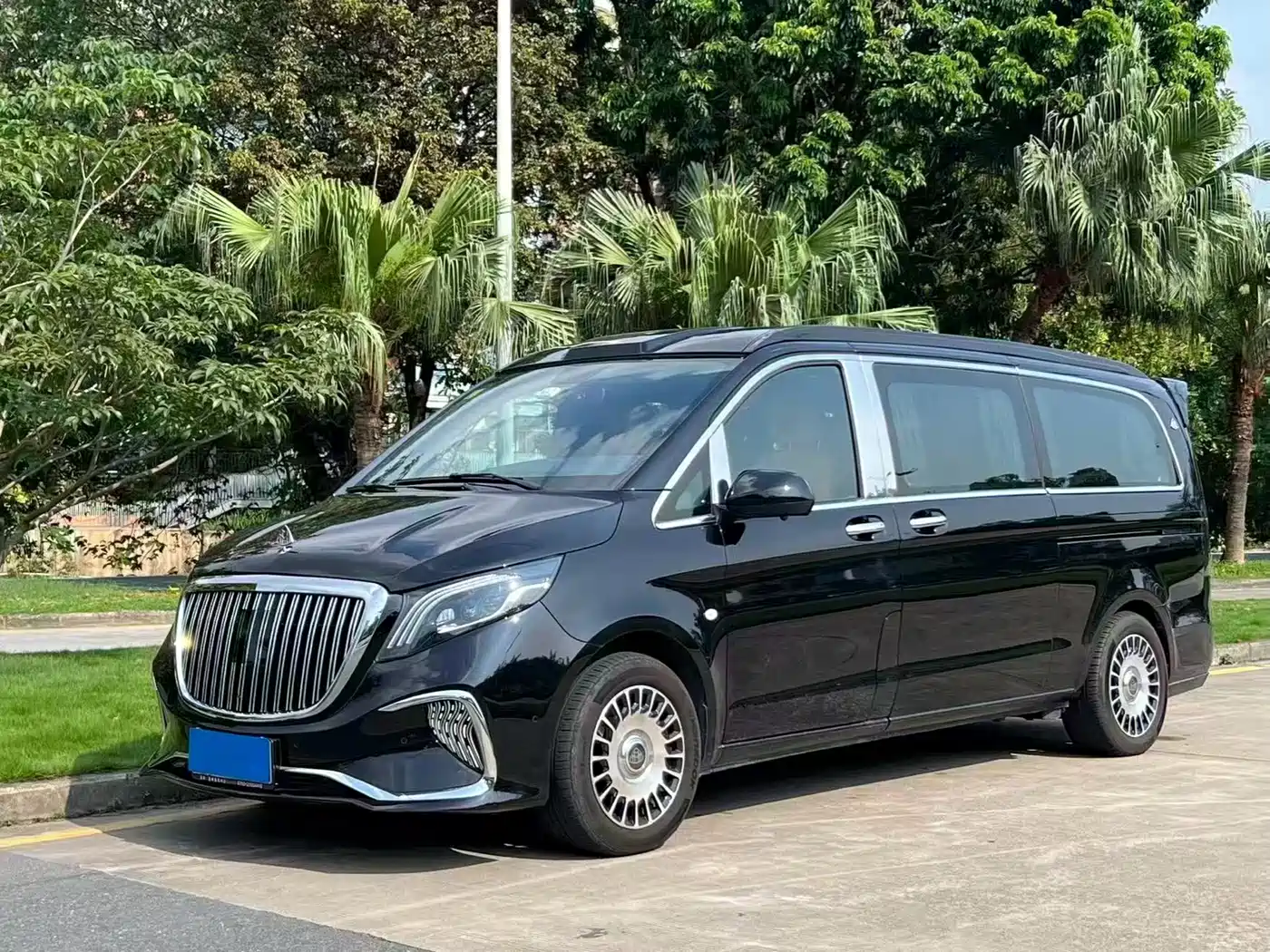 Mercedes-Benz Vito 2024 2.0T Business 7-Seater