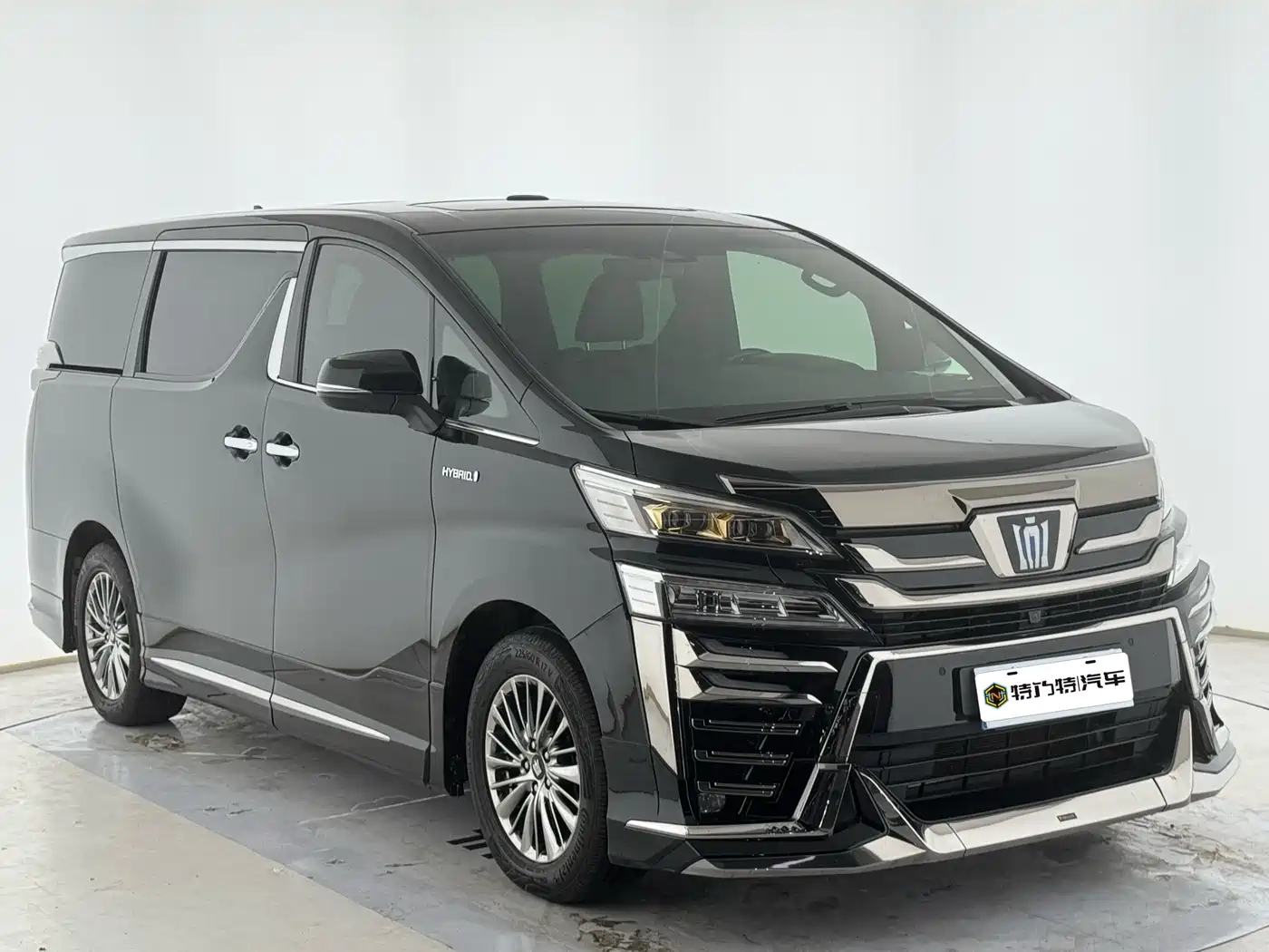 Toyota Vellfire 2023 Crown Hybrid 2.5L HV Premium фото 3