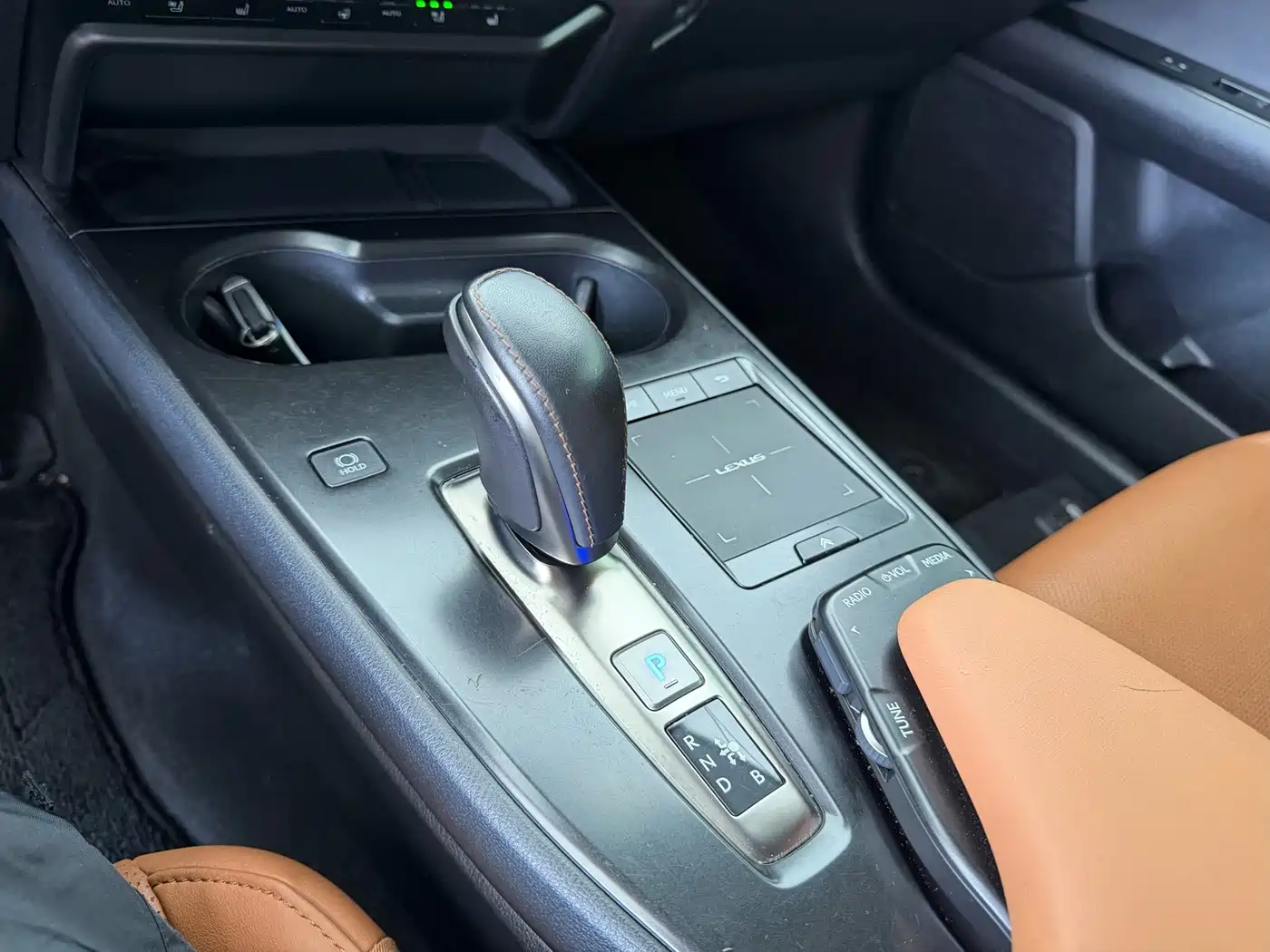 Lexus UX Electric 2021 2020 300e Pure Yue Edition
