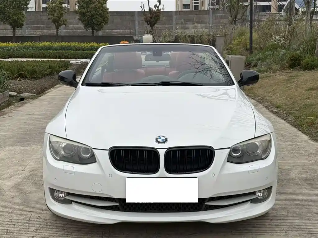 BMW 3 Series (Import) 2011 330i Convertible Coupe фото 2