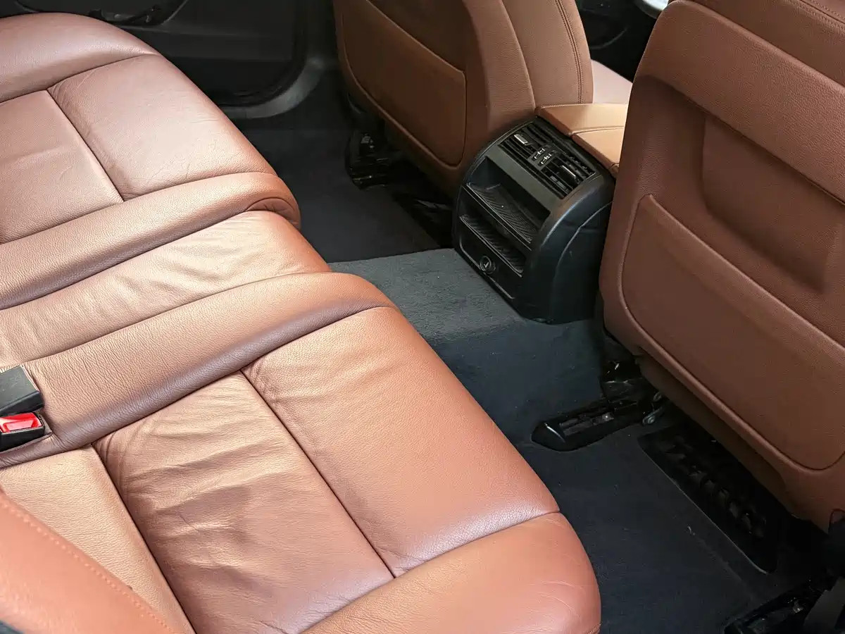 BMW 5 Series 2017 525Li Leading Edition фото 9
