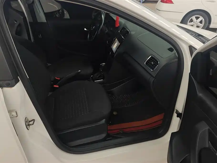 Volkswagen Polo 2018 1.5L Auto Comfort фото 8