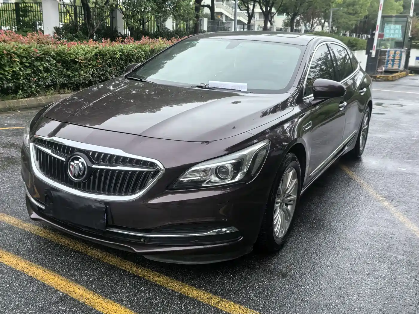 Photo 3 - Buick LaCrosse