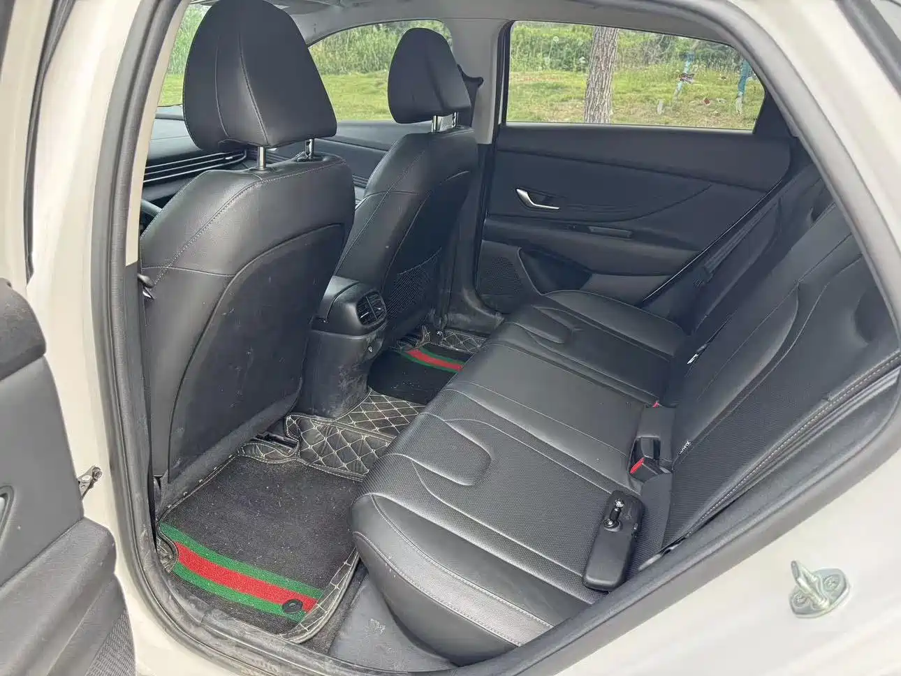 Hyundai Elantra 2023 1.5L CVT GLS Premium фото 9