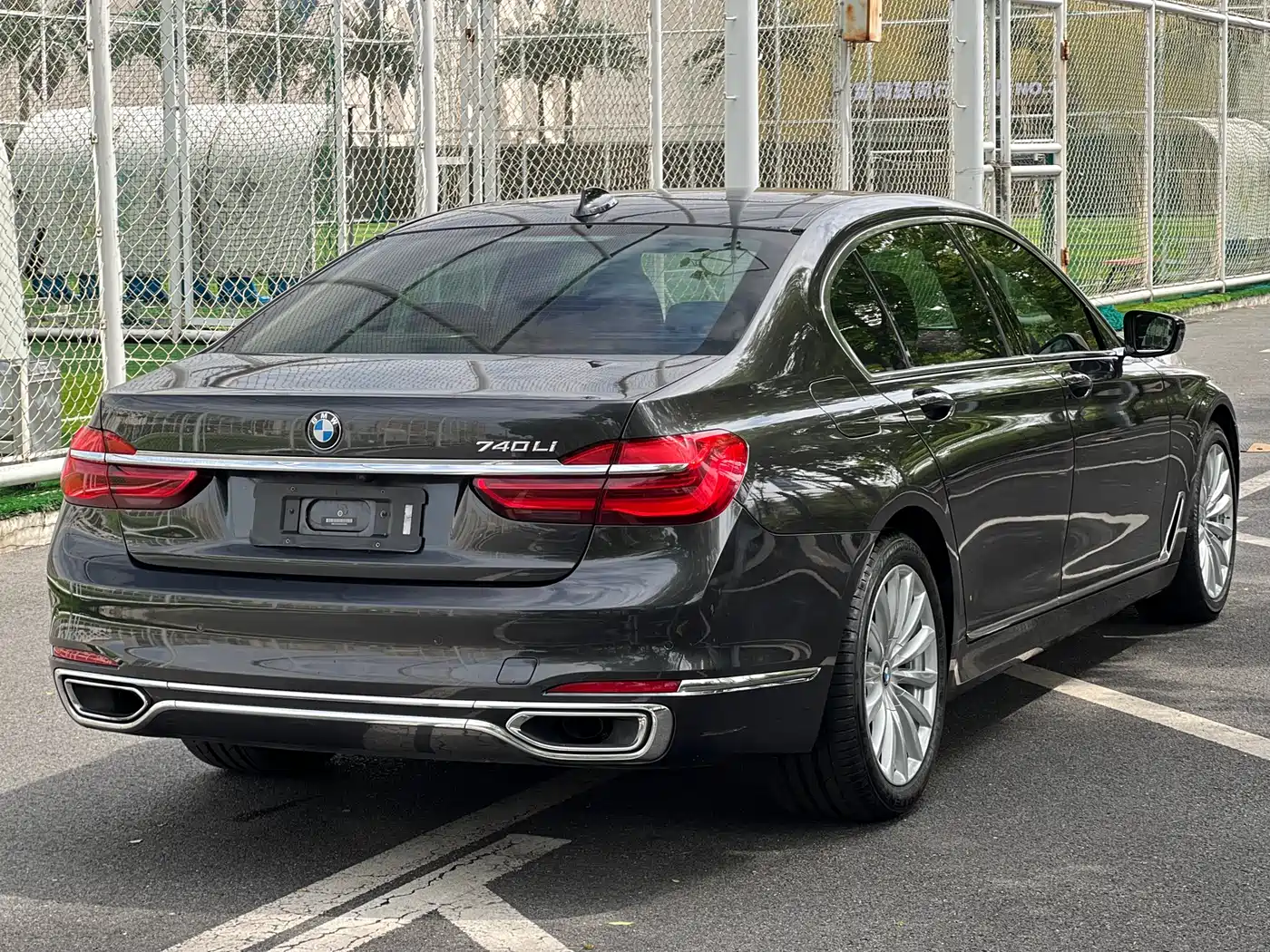 BMW 7 Series 2017 740Li Leading Edition фото 6