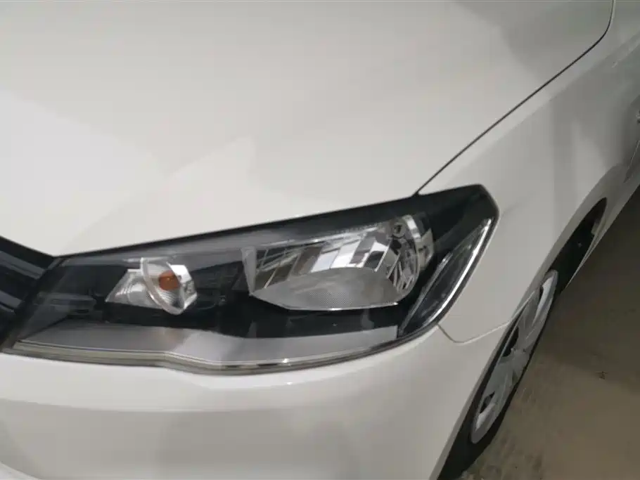 Volkswagen Jetta 2015 Value Edition 1.6L Manual Fashion фото 5