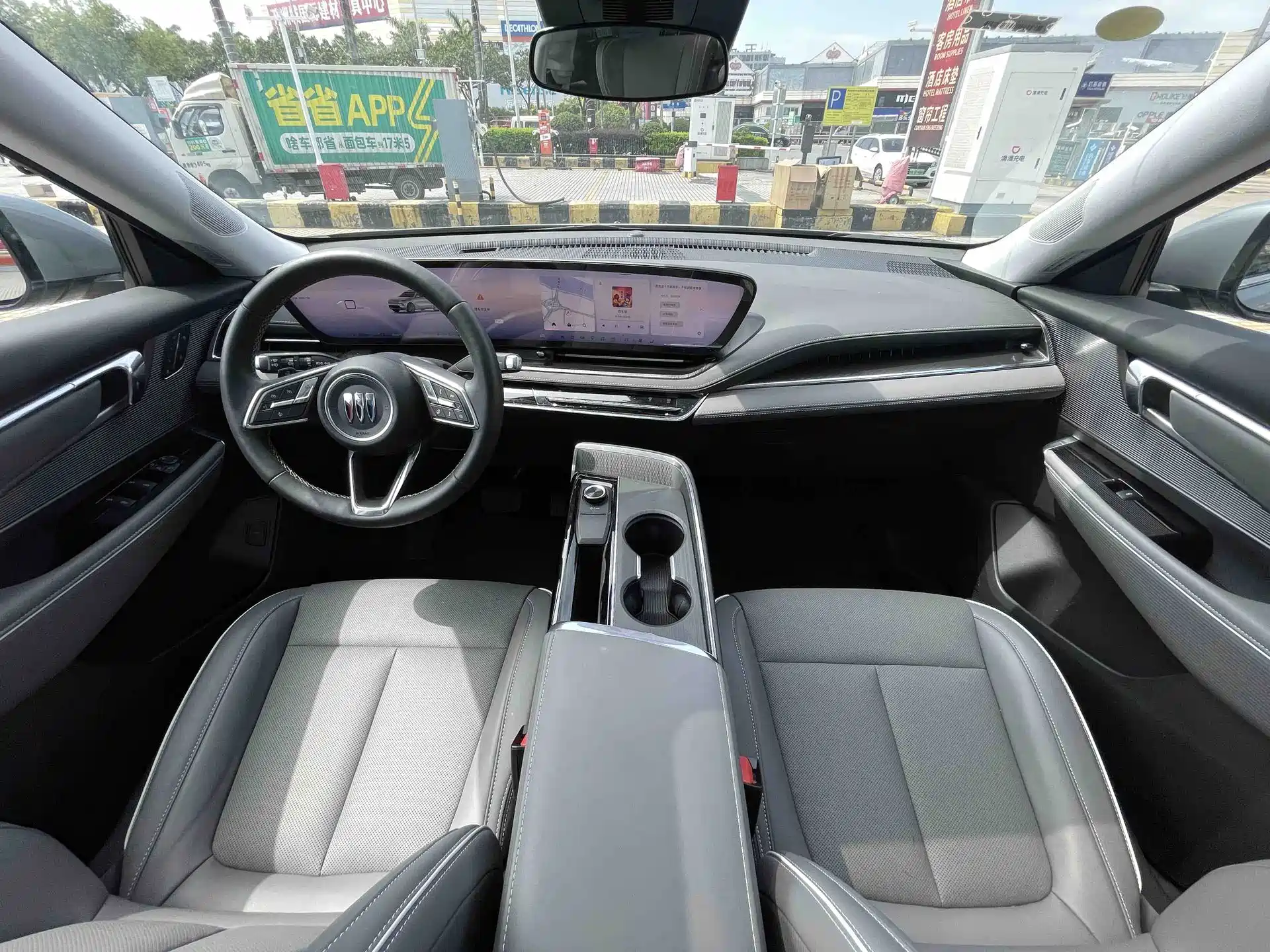 Фото 20 - Buick E5