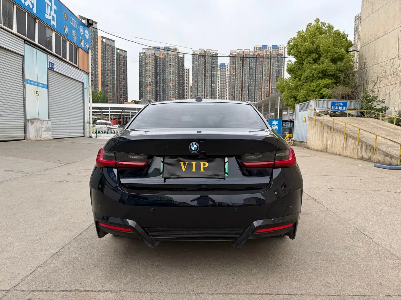 BMW i3 2024 eDrive 35 L фото 14
