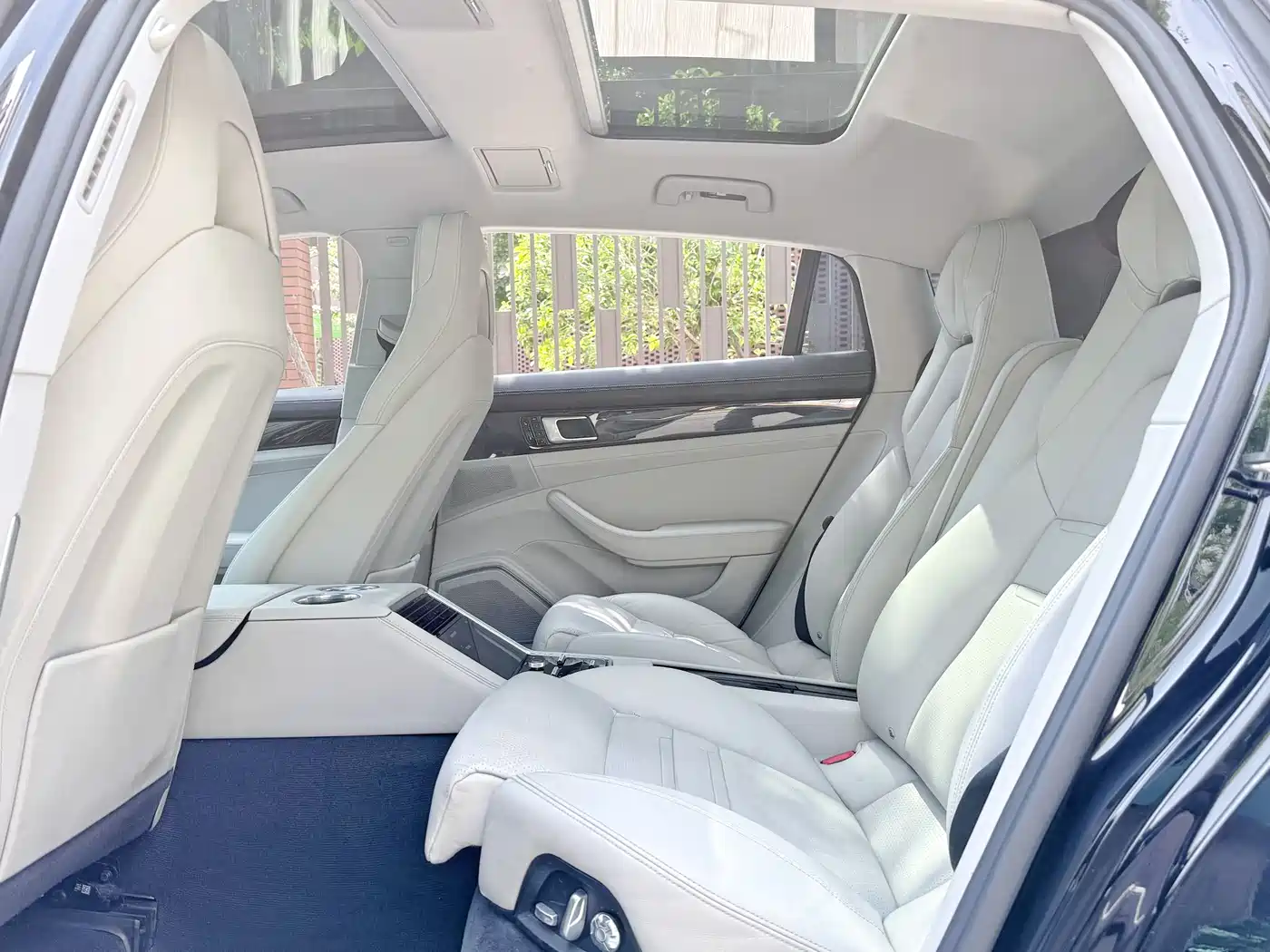 Porsche Panamera 2017 Panamera 4 Executive Long Wheelbase 3.0T фото 9