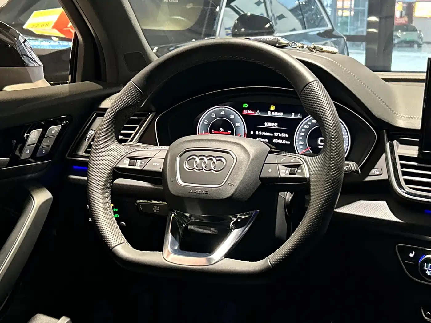 Фото 24 - Audi Q5L
