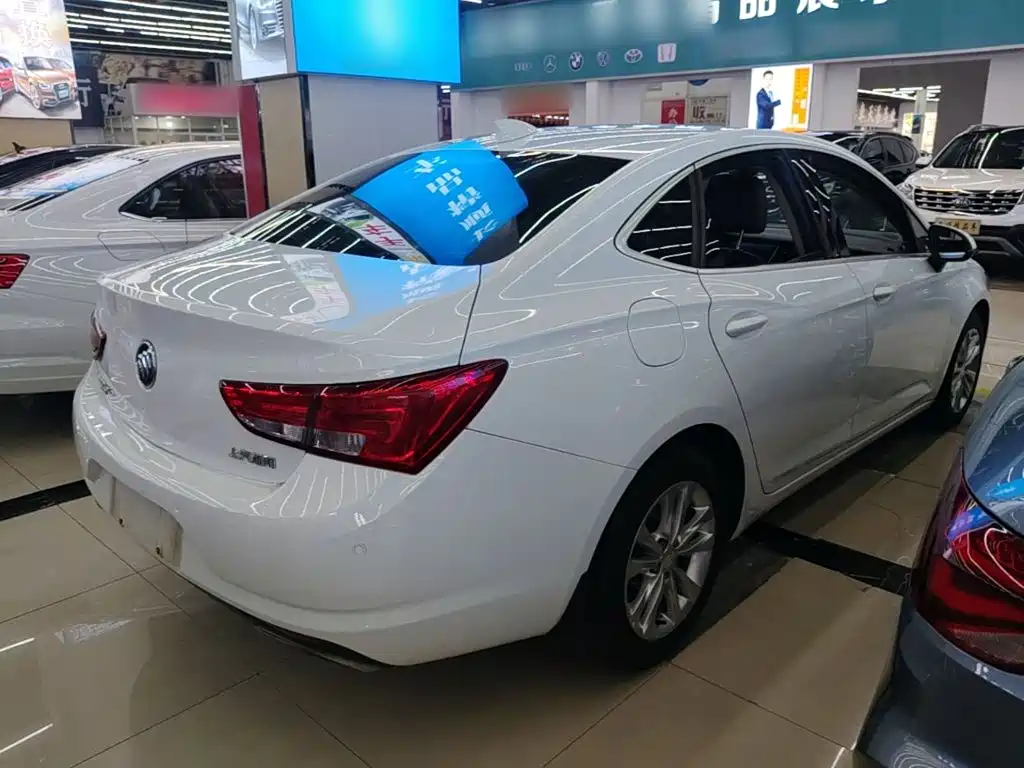 Фото 7 - Buick Verano