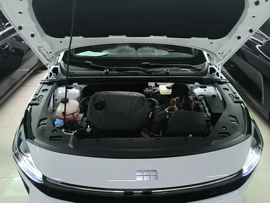 Geely Galaxy Galaxy L6 2025 2025 EM-i 60km Voyage Edition