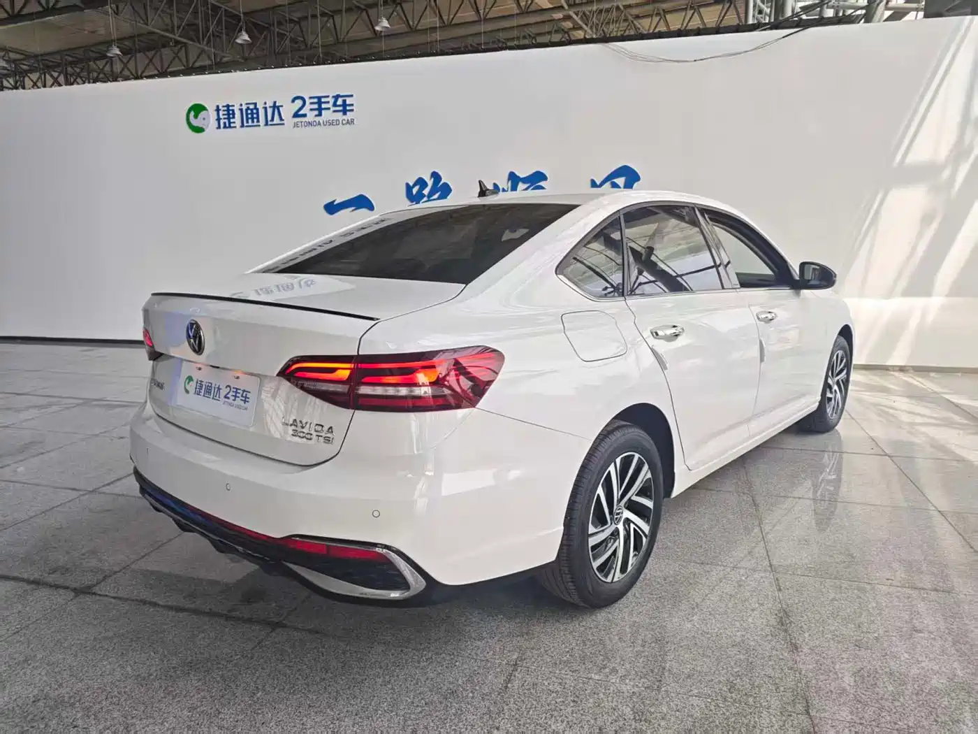 Volkswagen Lavida 2024 Model 300TSI DSG Starlight Leading Edition фото 2