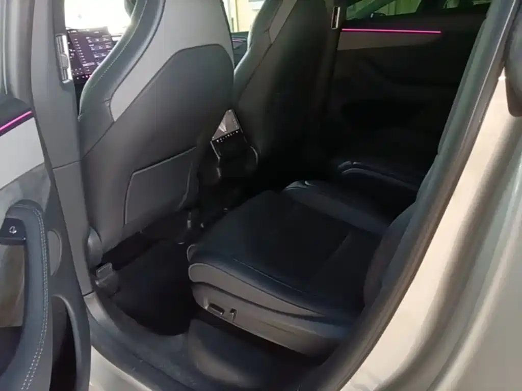 Tesla Model Y L 2026 2025 Facelift Long Range AWD