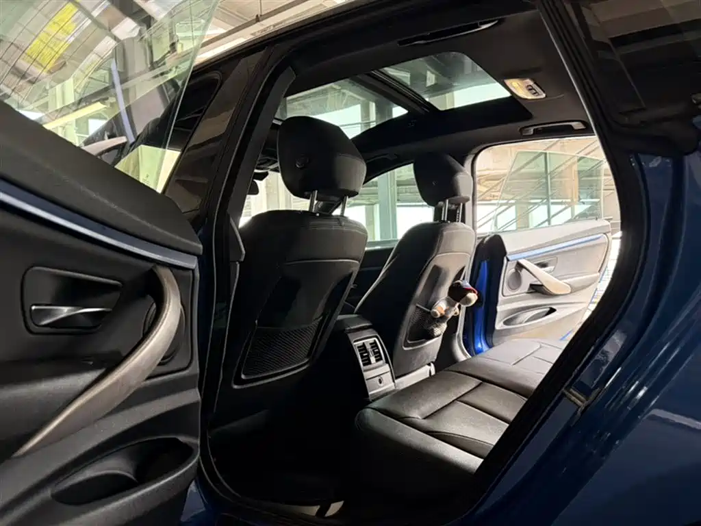 BMW 3 Series GT 2017 320i M Sport фото 9