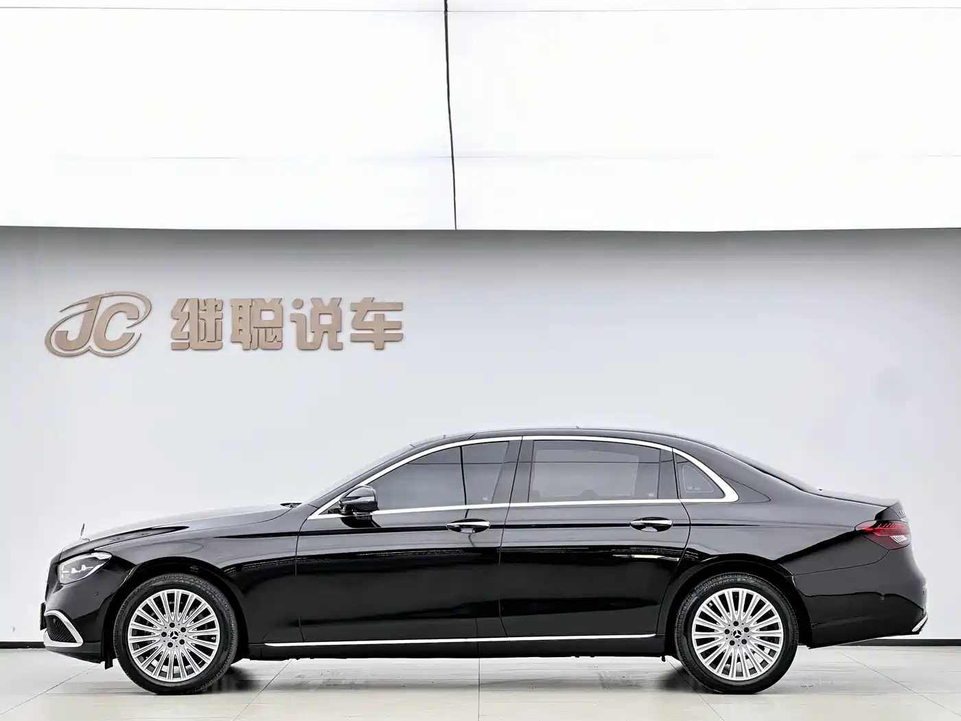 Mercedes-Benz E-Class 2023 E 300 L Luxury фото 9