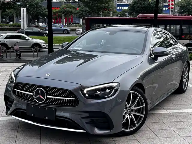 Mercedes-Benz E-Class E 260, купе