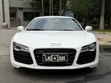 Photo 2 - Audi R8
