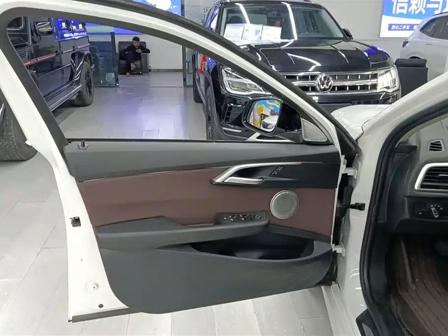 BMW 1 Series 2020 Model 125i Leading M Sport Package фото 7