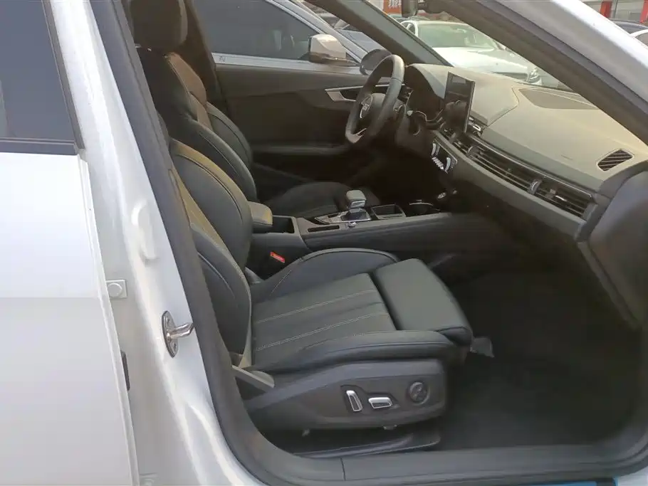 Audi A4L 2024 40 TFSI Luxury Dynamic фото 8