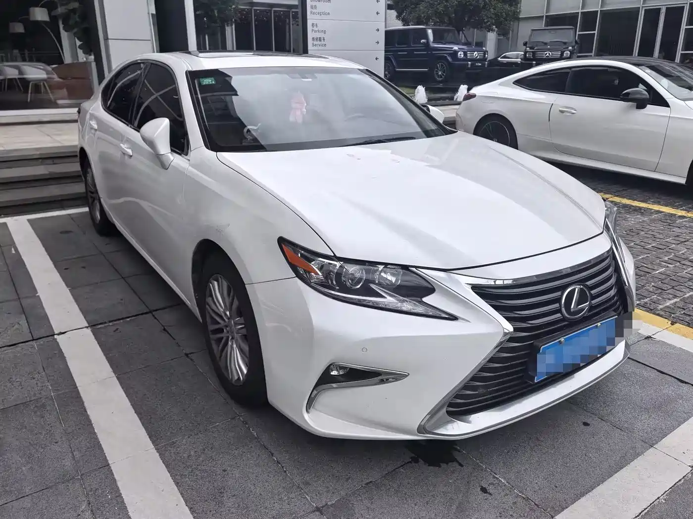 Фото 2 - Lexus ES