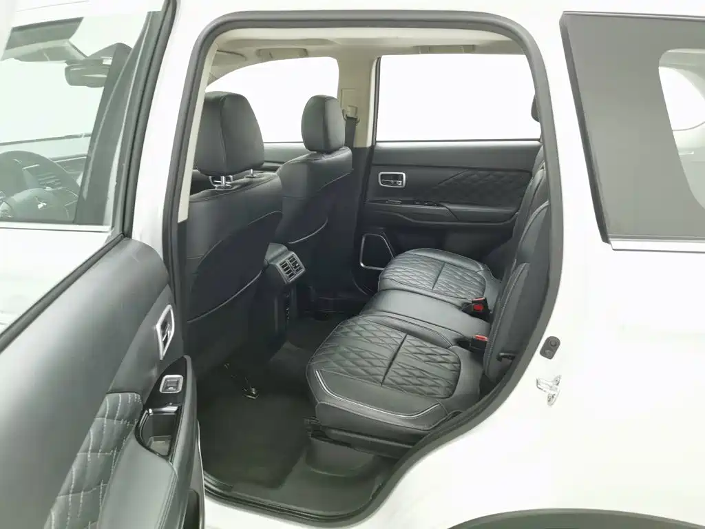 Photo 15 - Mitsubishi Outlander