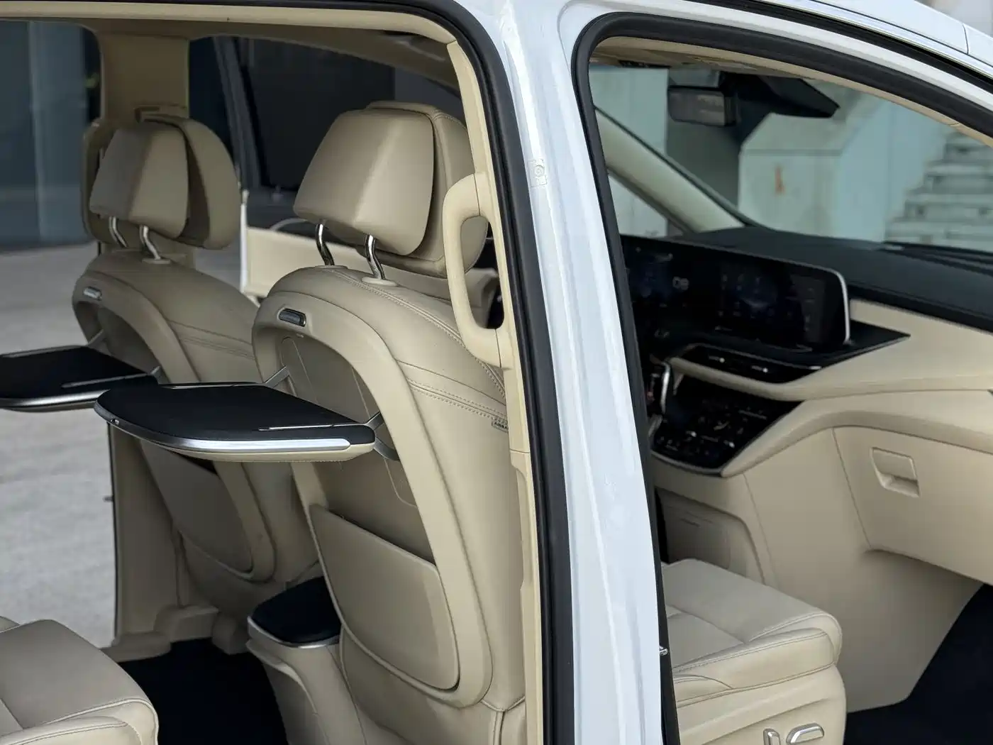 Buick GL8 2023 ES Landmaster Exclusive фото 16
