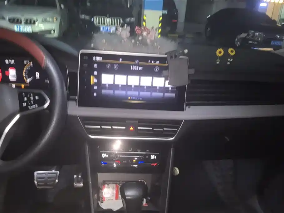 Volkswagen Tiguan X 2021 330TSI 2WD Premium Edition фото 13