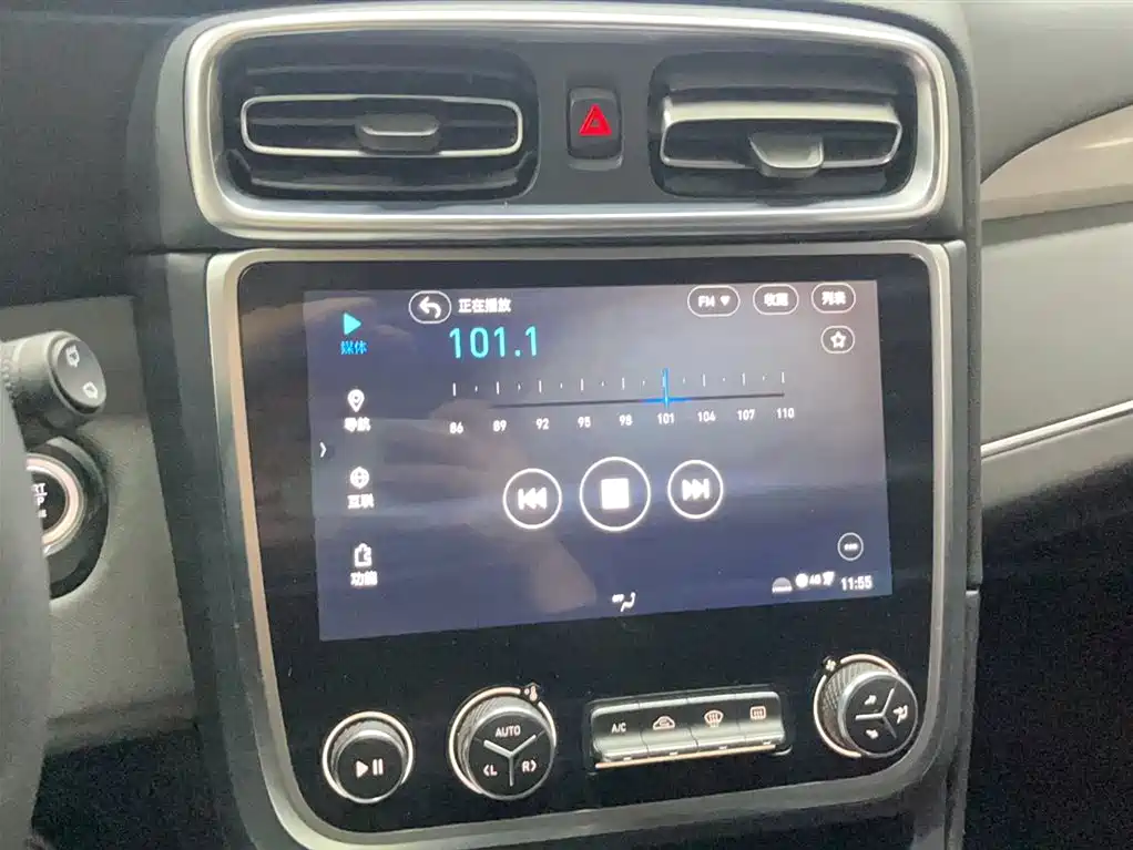 Lynk & Co 01 2019 2.0T 2WD Pure Version China VI фото 4