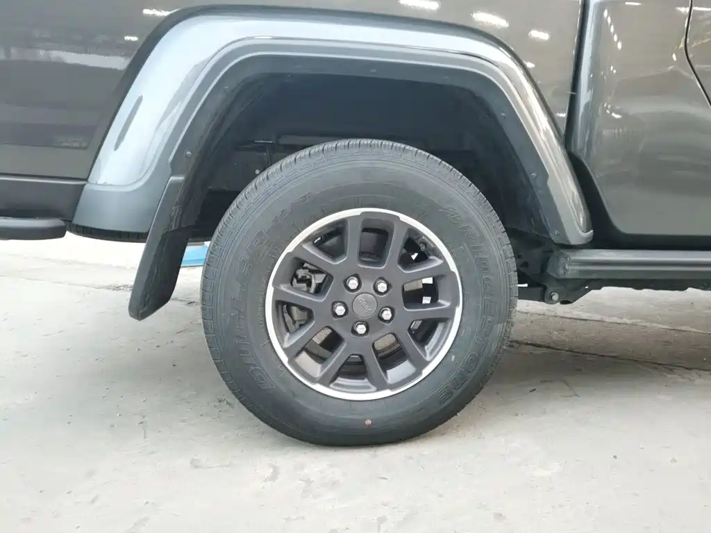 Фото 25 - Jeep Gladiator