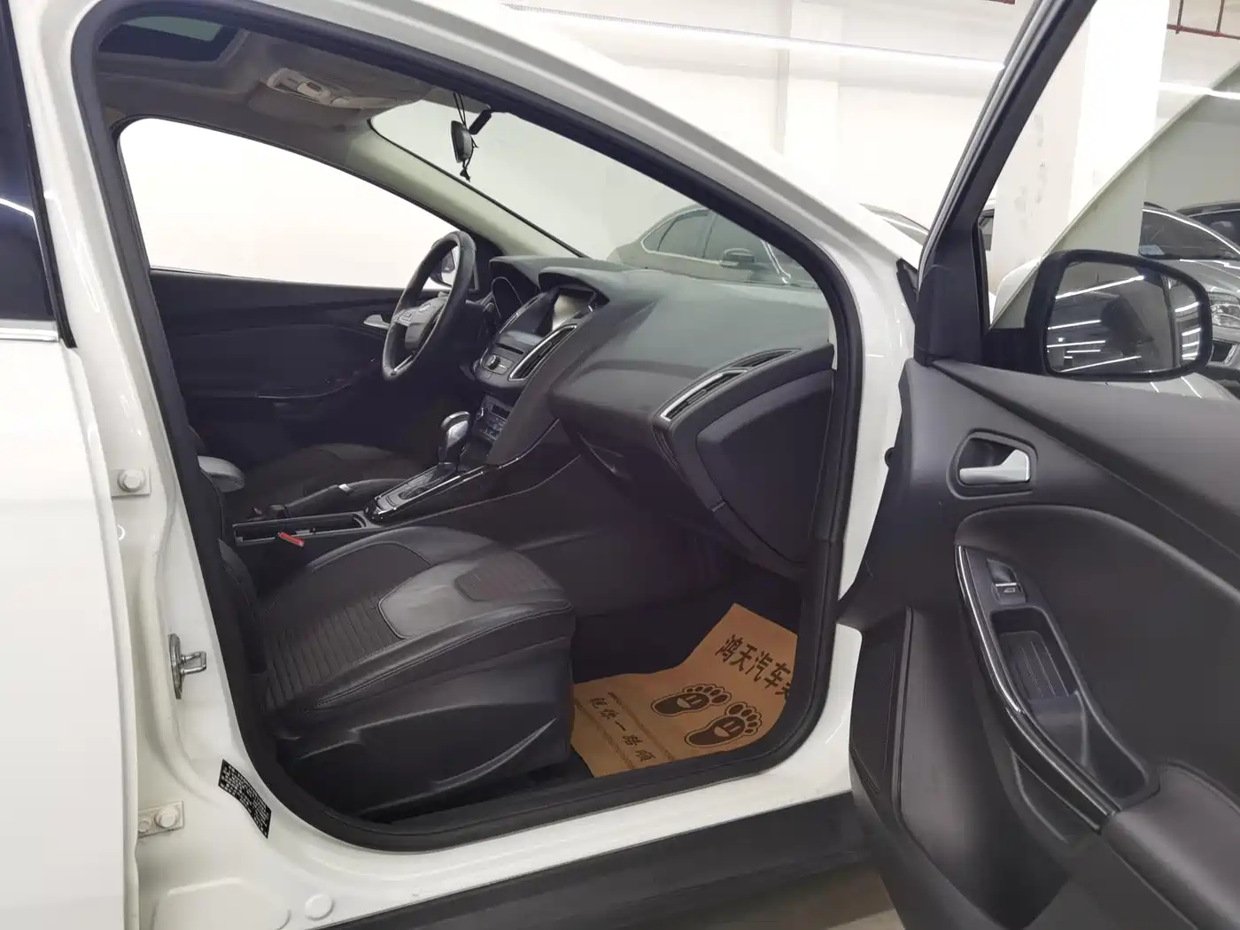 Фото 4 - Ford Focus