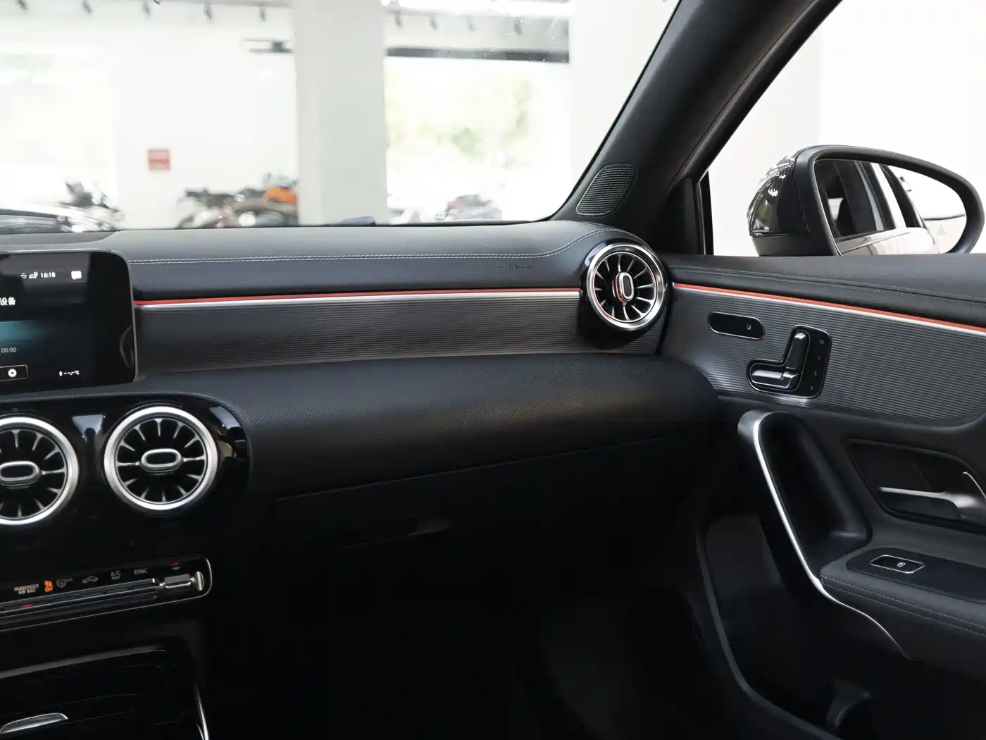 Фото 10 - Mercedes-Benz A-Class AMG (Import)
