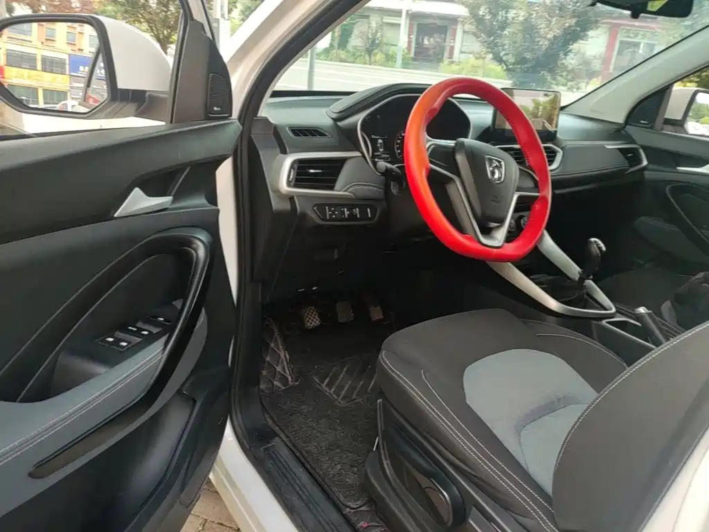Baojun 530 2019 2019 1.5T Manual Elite 7-Seater China VI